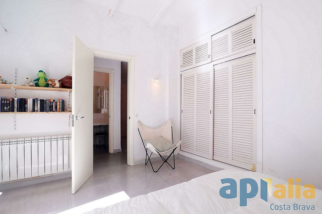 Espléndida ocasión, casa con encanto, en planta baja situada en la parte baja de la prestigiosa urbanización Golf Costa Brava.