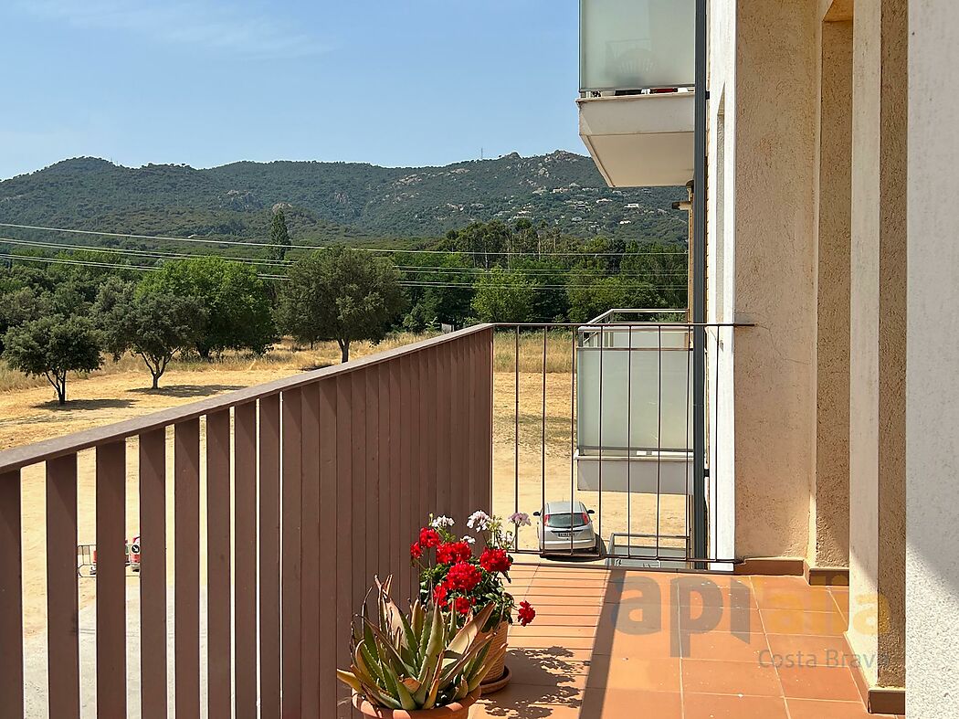 Bright and spacious apartment in perfect condition, in the heart of Santa Cristina d'Aro