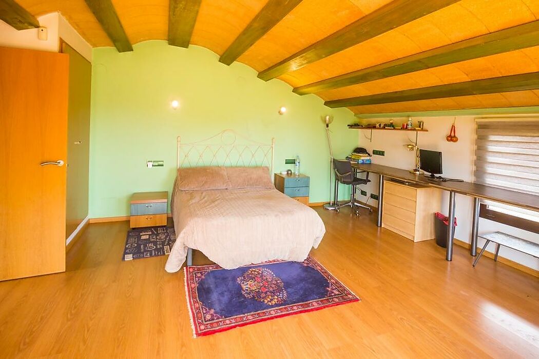 Belle maison avec vue mer et montagne à Vall-Llobrega