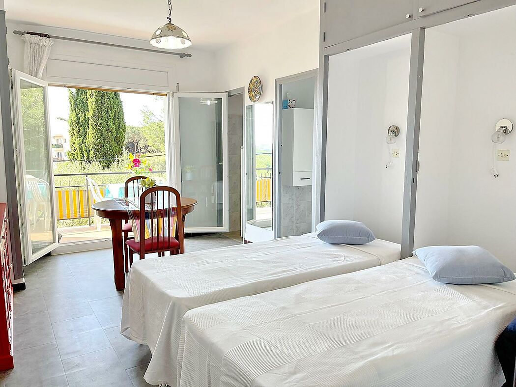 Impeccable studio, located in a quiet area and very close to the beach of Sant Antoni de Calonge. Ideal for holidays!