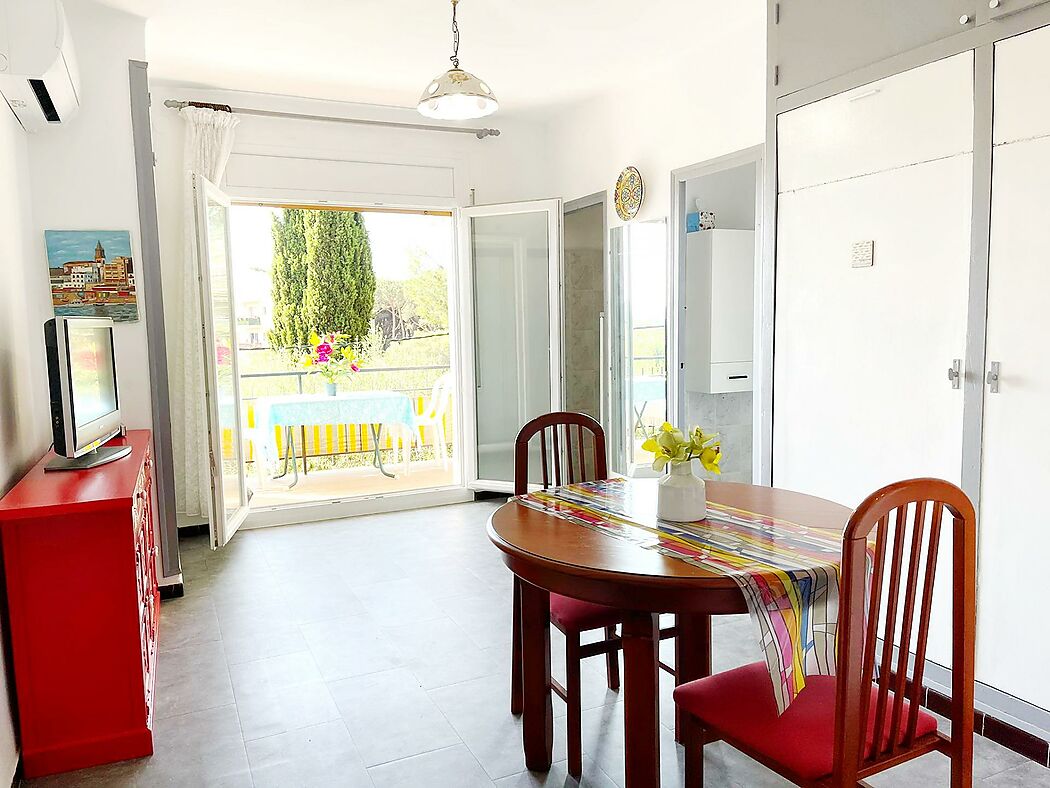 Impeccable studio, located in a quiet area and very close to the beach of Sant Antoni de Calonge. Ideal for holidays!