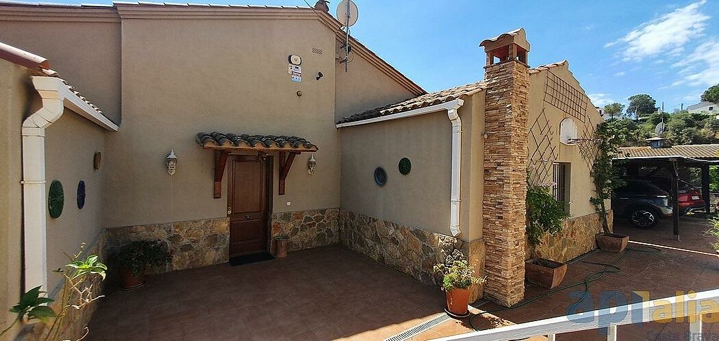 BEAUTIFUL HOUSE IN CALONGE URBANIZATION MAS PERE
