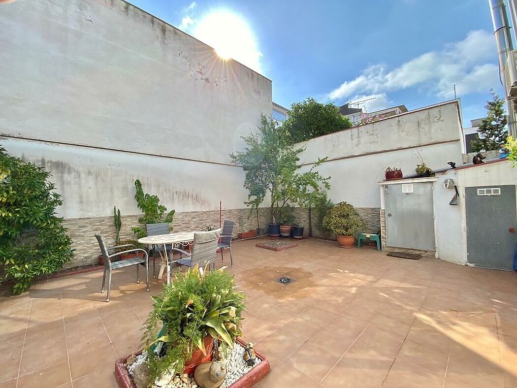 CASA AMB GRAN TERRASSA I AMPLI GARATGE