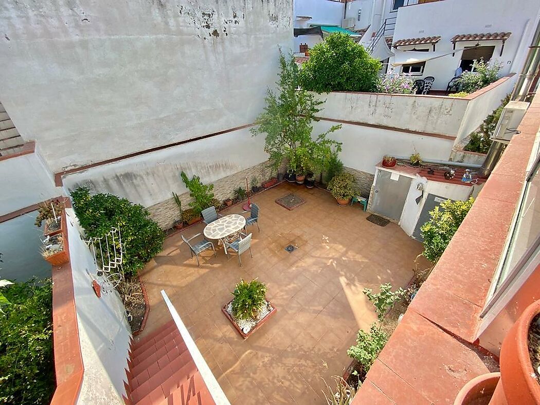 CASA AMB GRAN TERRASSA I AMPLI GARATGE