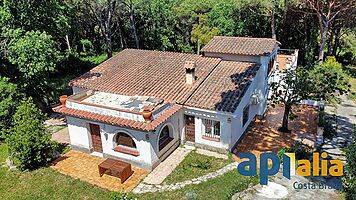 Casa construida en una parcel·la de 1.300 m2 a Mas Trempat