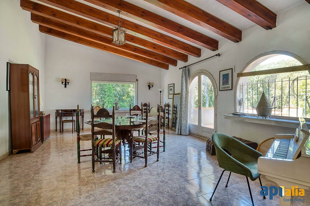 Casa construida en una parcel·la de 1.300 m2 a Mas Trempat