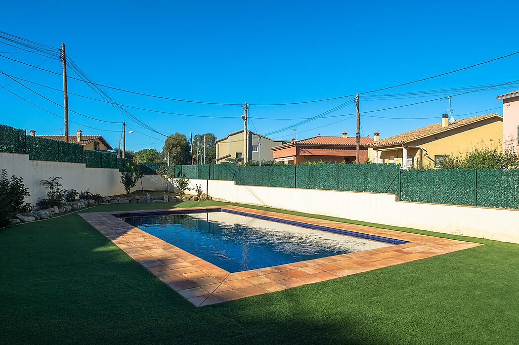 Elegante villa avec piscine