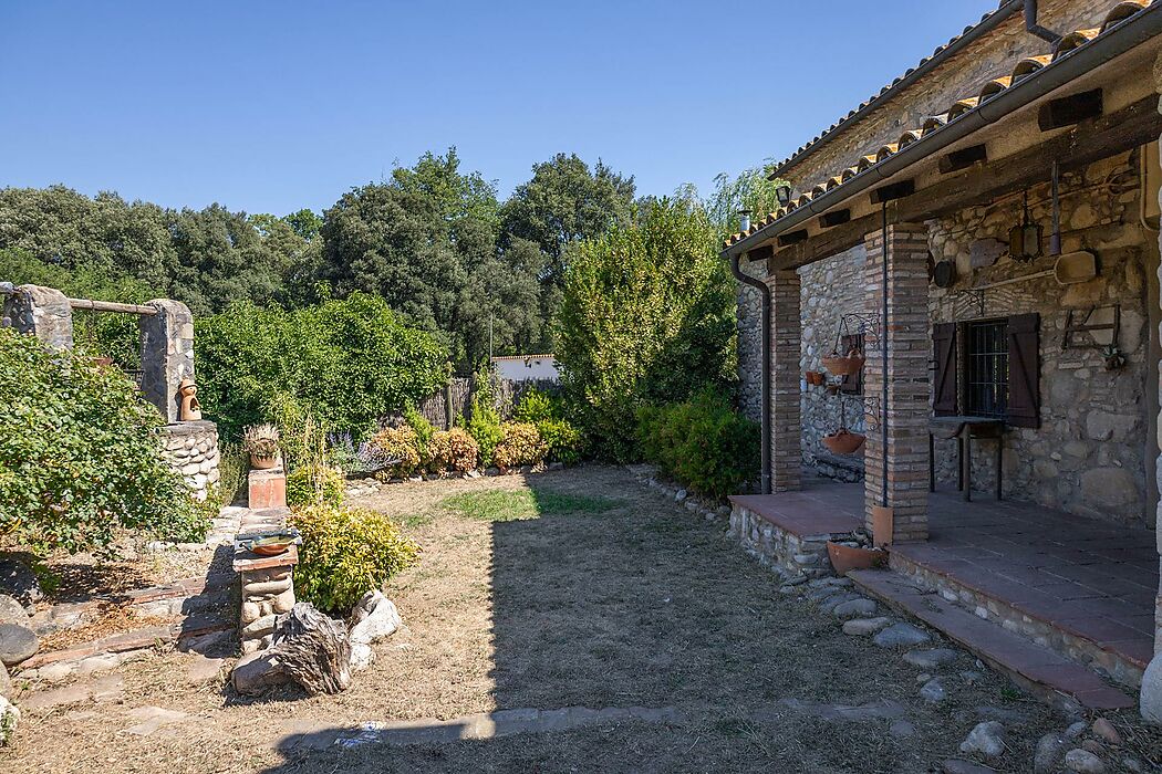 VOUS VOULEZ VENIR VIVRE DANS LA NATURE ET DANS UNE FERME AVEC UN GRAND JARDIN ? VENEZ ME VOIR, JE VAIS VOUS SURPRENDRE...
