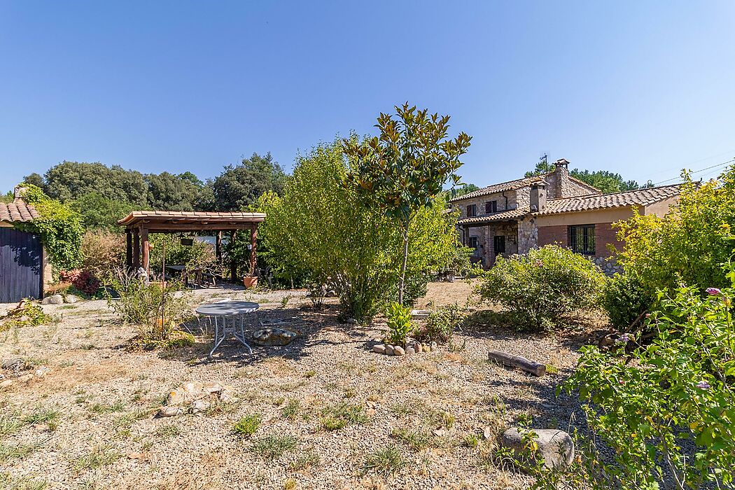 VOUS VOULEZ VENIR VIVRE DANS LA NATURE ET DANS UNE FERME AVEC UN GRAND JARDIN ? VENEZ ME VOIR, JE VAIS VOUS SURPRENDRE...