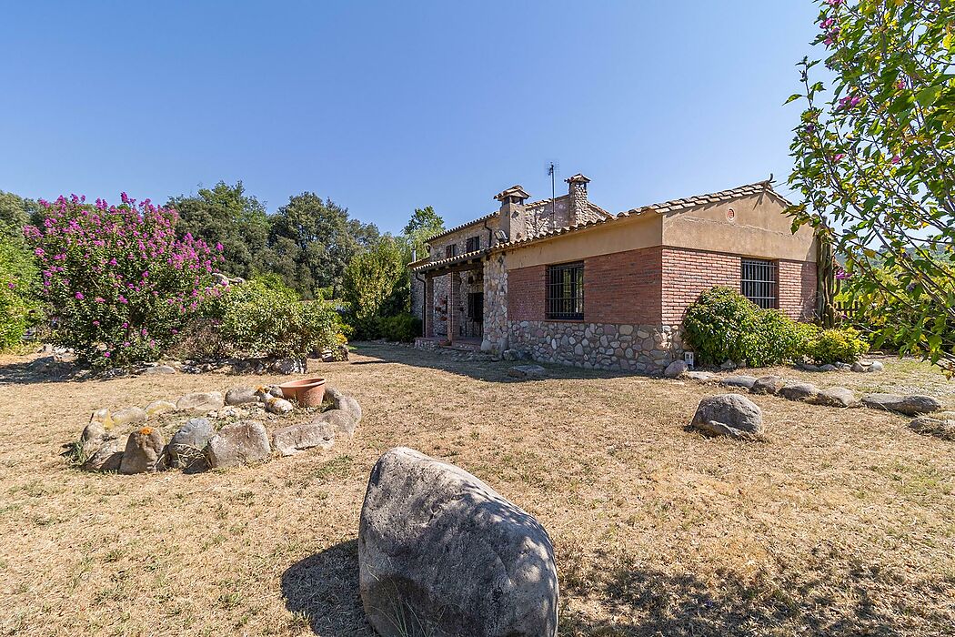 VOUS VOULEZ VENIR VIVRE DANS LA NATURE ET DANS UNE FERME AVEC UN GRAND JARDIN ? VENEZ ME VOIR, JE VAIS VOUS SURPRENDRE...