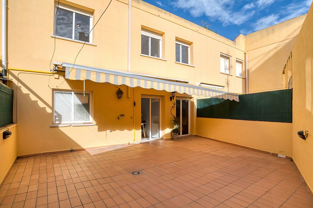 DÚPLEX CON TERRAZA EN EL CENTRO DE SANT FELIU DE GUÍXOLS