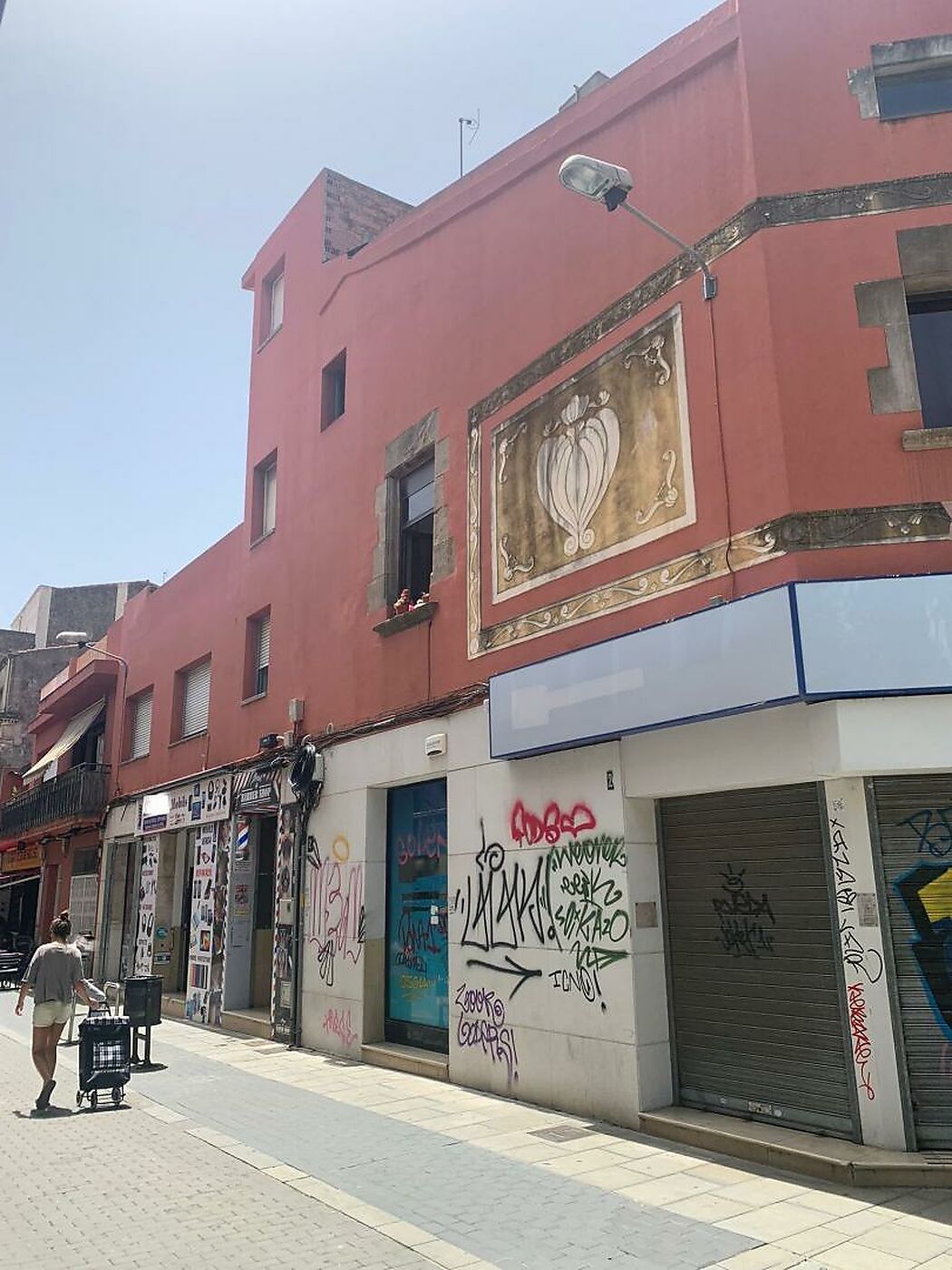 BÂTIMENT SITUÉ EN FACE DE L'ÉGLISE DE MALGRAT DE MAR