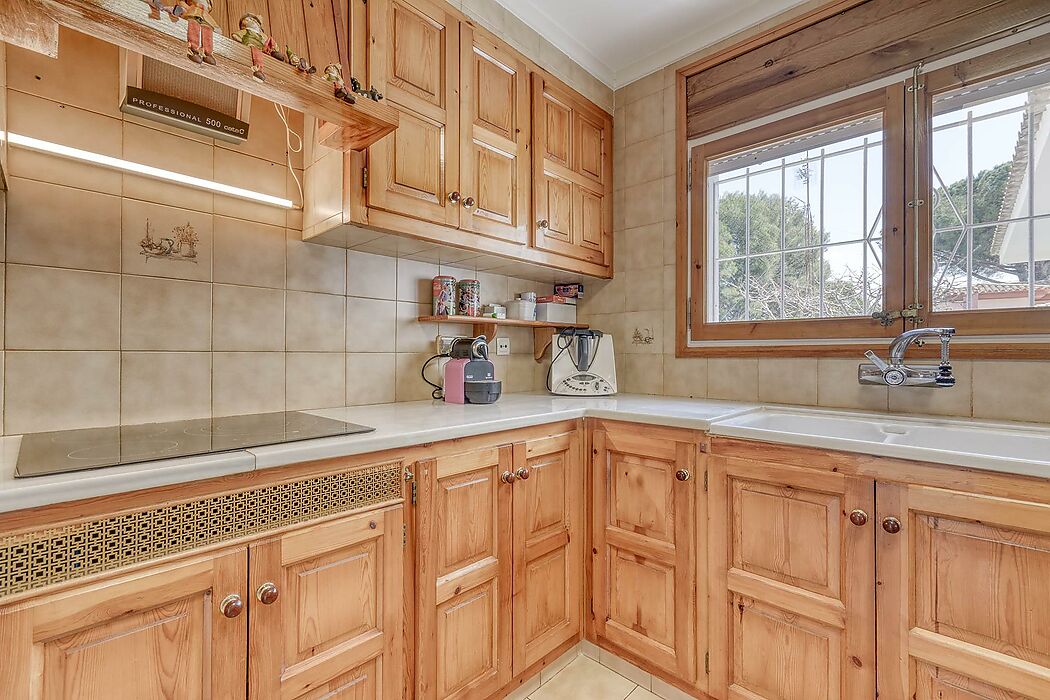 Vous cherchez une grande maison pour emménager et avec une piscine?