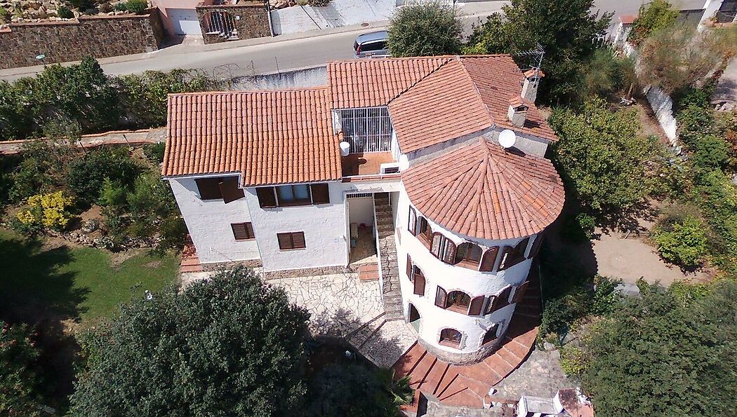 Magnifica Torre amb jardí i piscina
