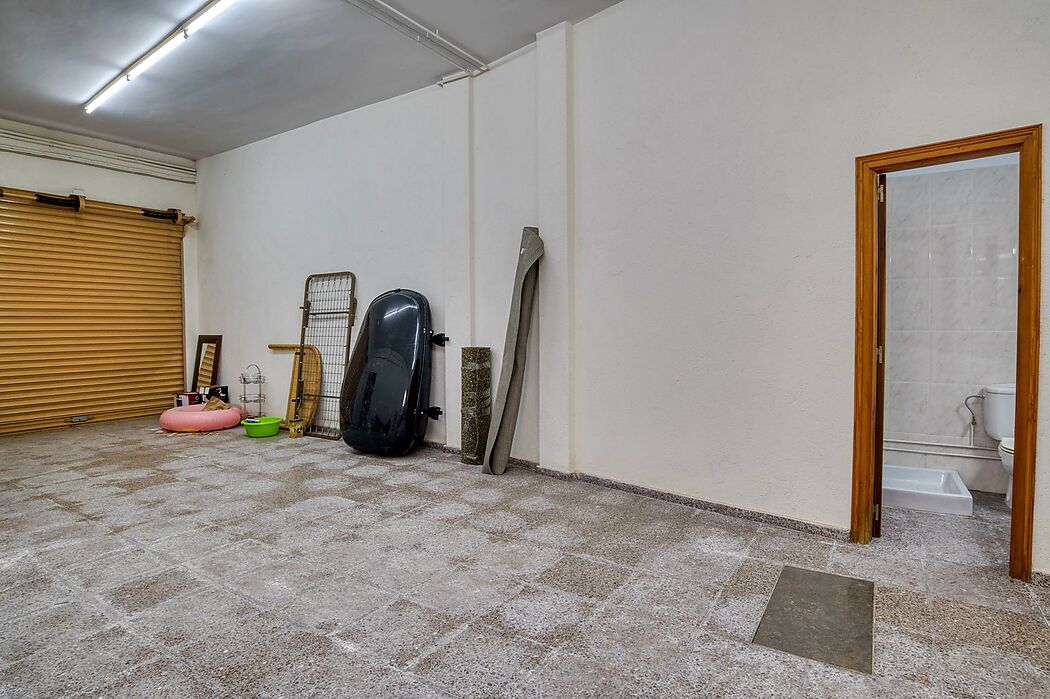 CASA CANTONERA AL CENTRE DEL POBLE