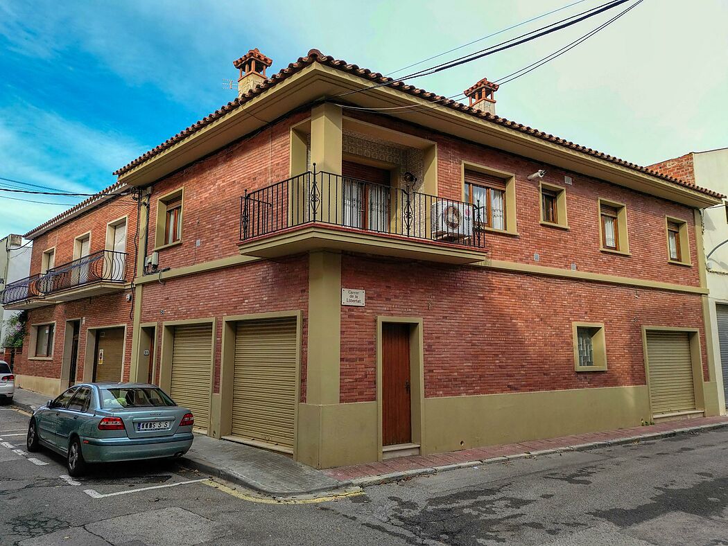 CASA CANTONERA AL CENTRE DEL POBLE