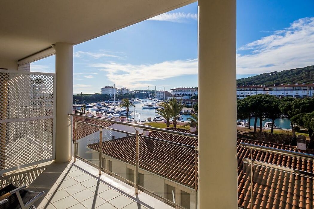 Apartament amb vistes al port