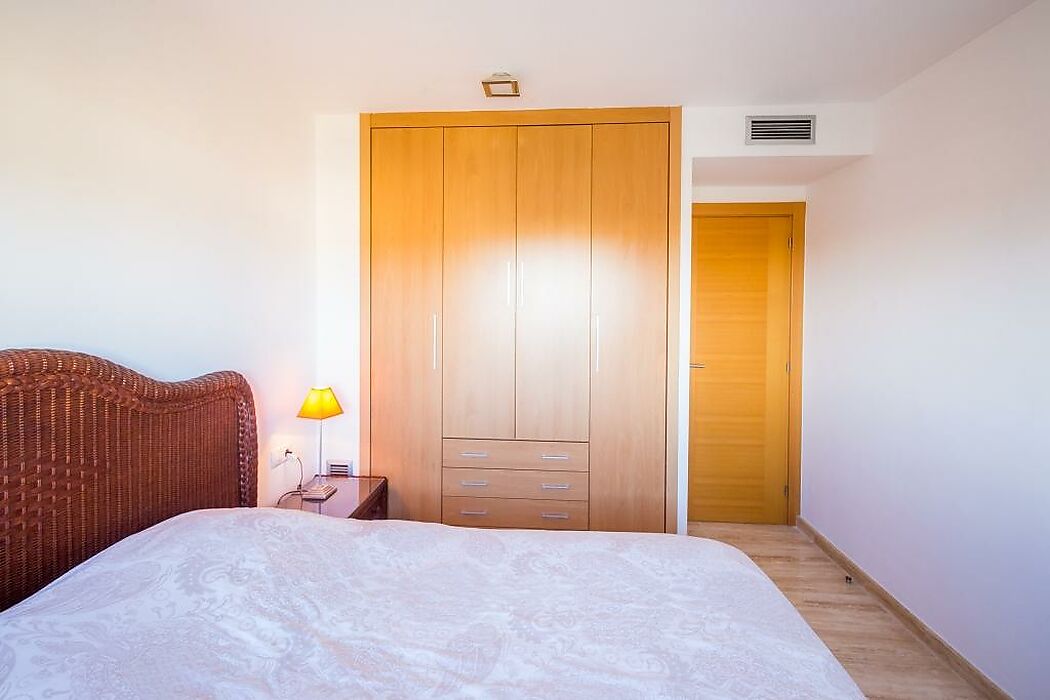 Nice apartment with views in port