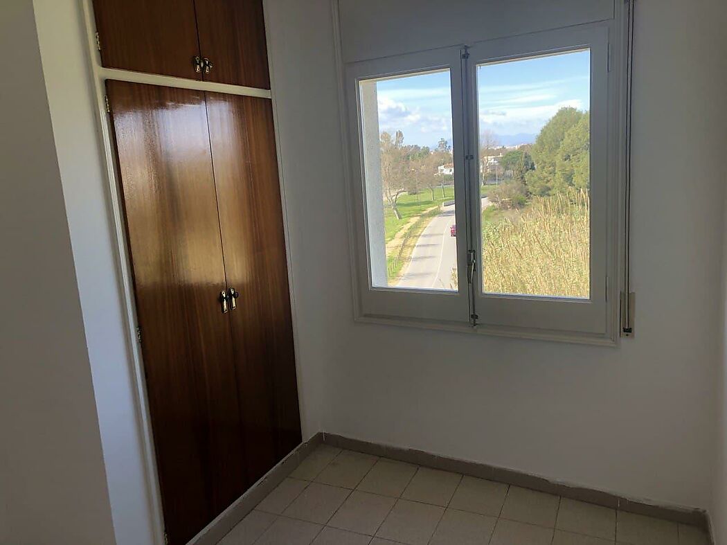 APPARTEMENT AVEC VUE MAGNIFIQUE ET TOUT EXTÉRIEUR