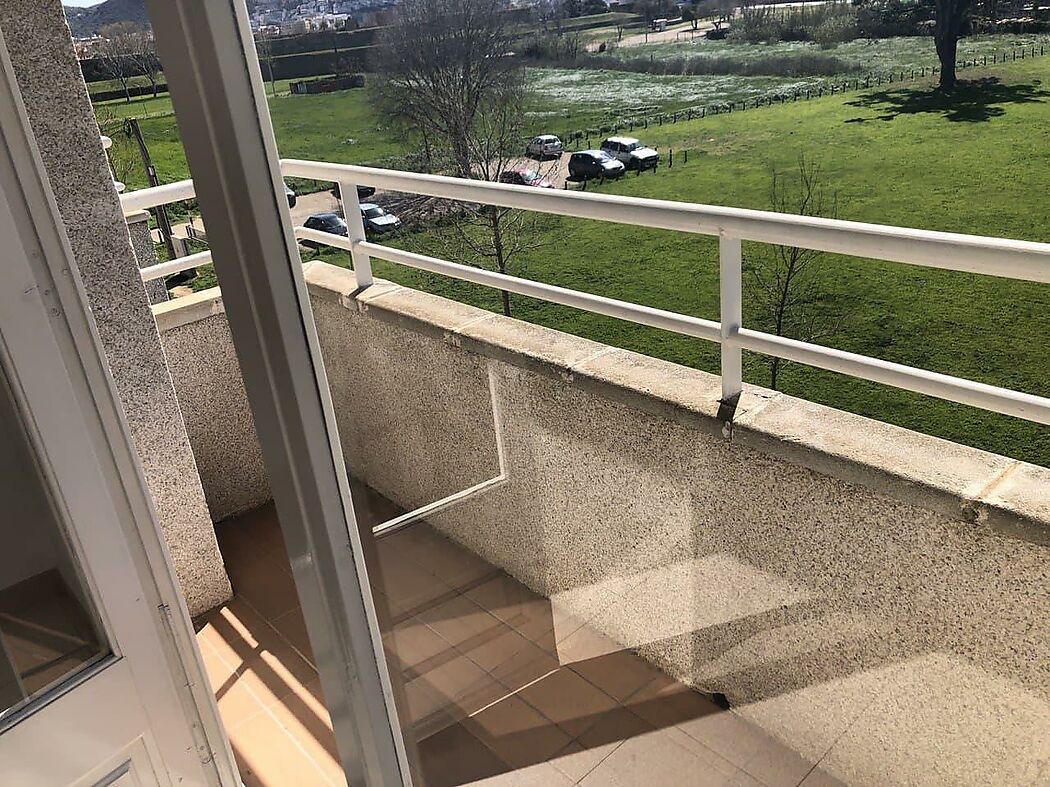 APPARTEMENT AVEC VUE MAGNIFIQUE ET TOUT EXTÉRIEUR