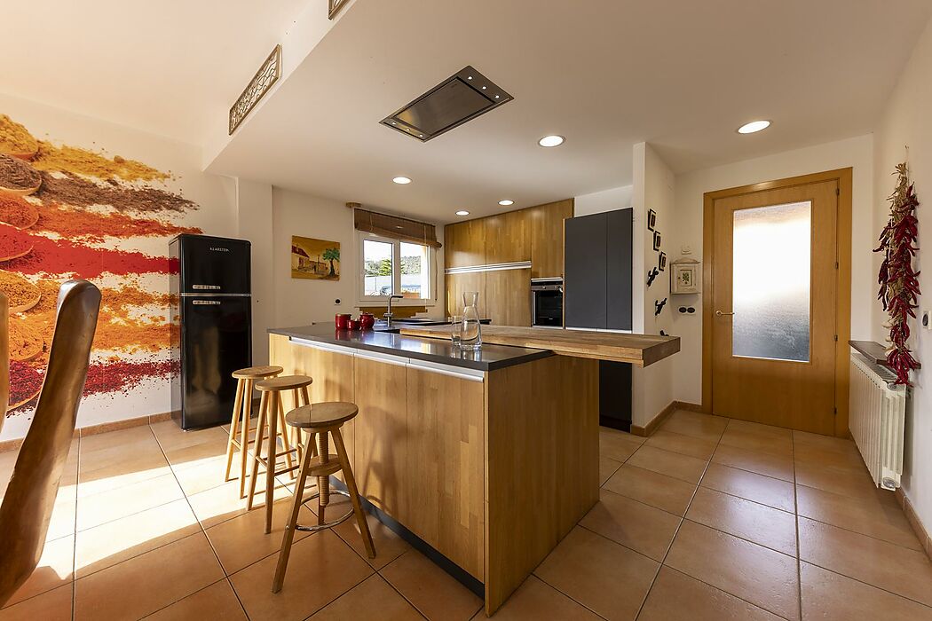 Preciosa casa en venta en Vall-llobrega