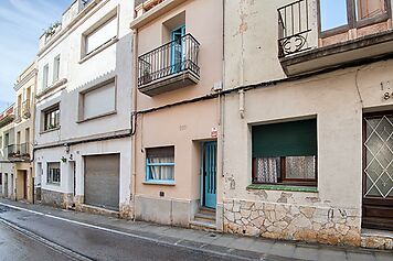 Una casa con ubicación perfecta: en el centro de Sant Feliu de Guíxols.