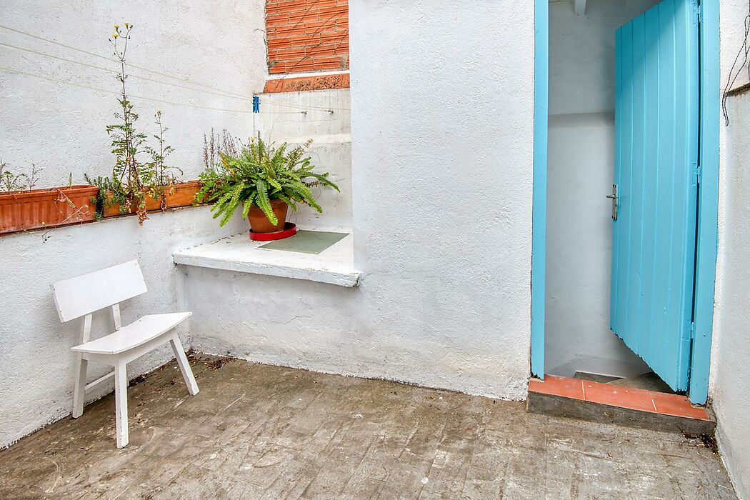 Casa de poble a l'eixample de Sant Feliu de Guíxols