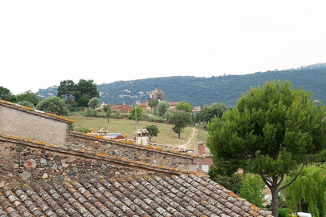Encantador chalet con detalles que lo hacen diferente, desearás vivir allí todo el año.