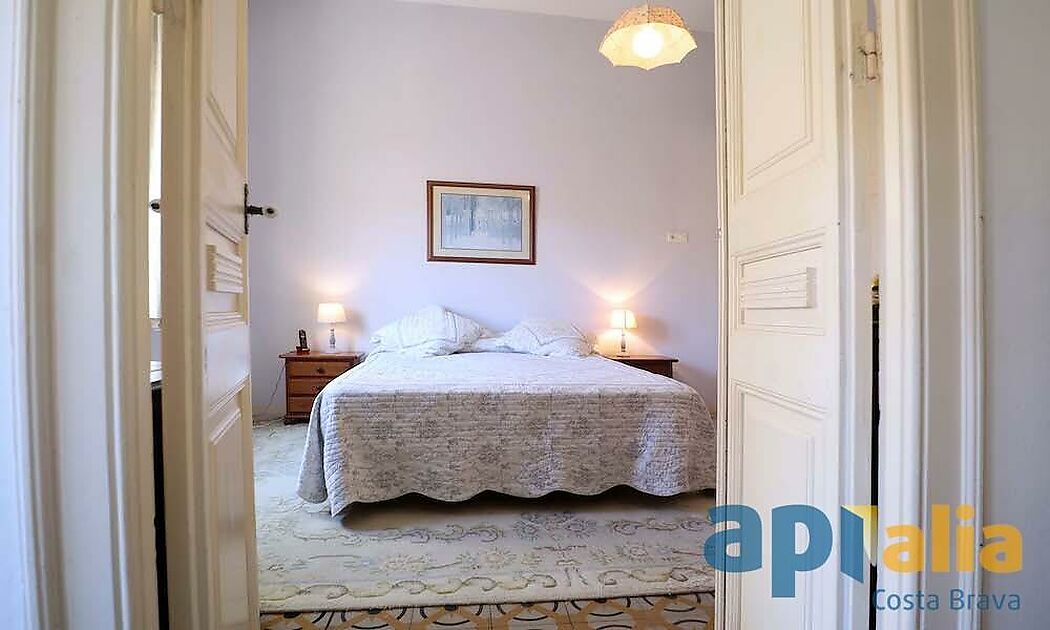 Descubre el encanto y la tranquilidad de la Costa Brava en nuestra hermosa casa de pueblo en San Feliu de Guíxols.