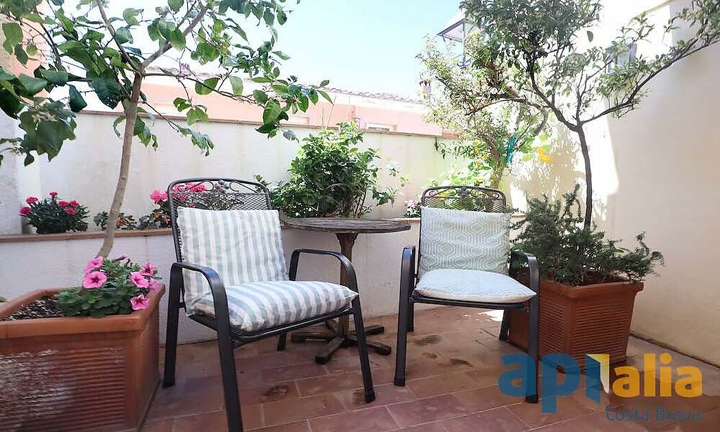 Descubre el encanto y la tranquilidad de la Costa Brava en nuestra hermosa casa de pueblo en San Feliu de Guíxols.