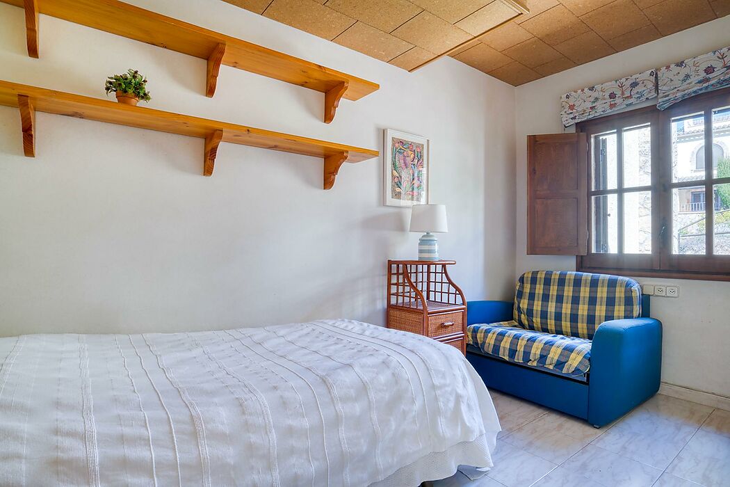 OPORTUNIDAD DE ORO!  CASA DE PIEDRA CON VISTA AL MAR Y A LA  MONTAÑA