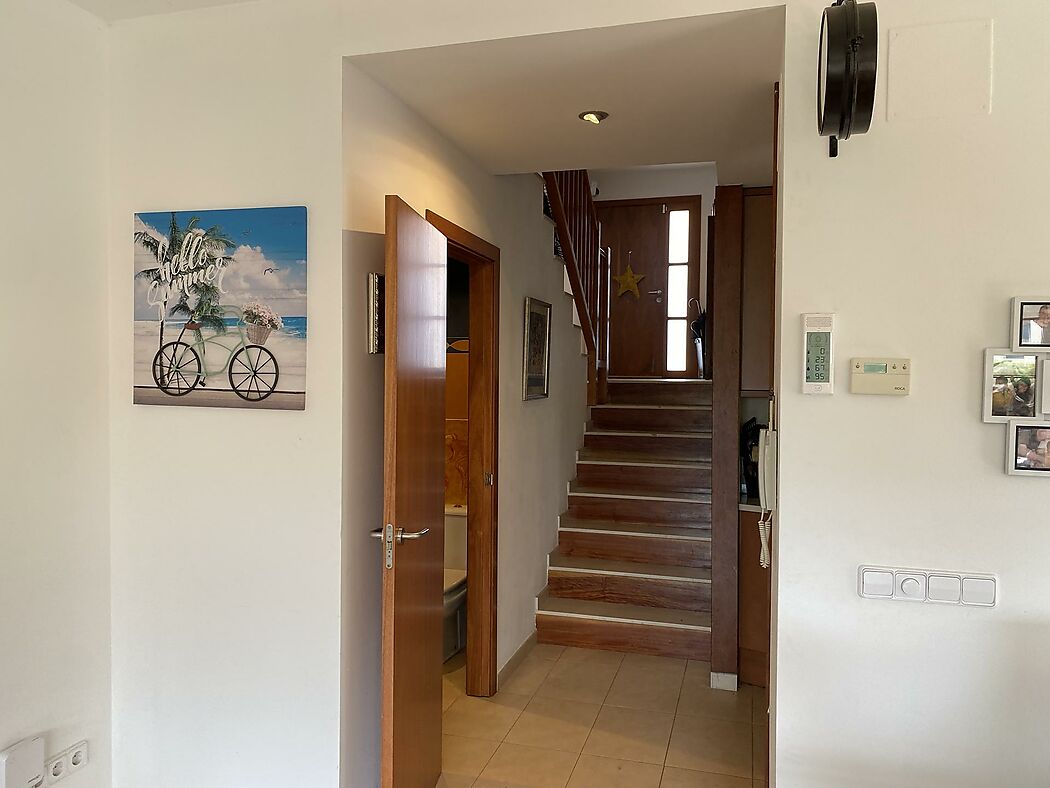 Casa adosada en Palamós, con piscina comunitaria,  zona tranquila y pocos pasos de todos los servicios