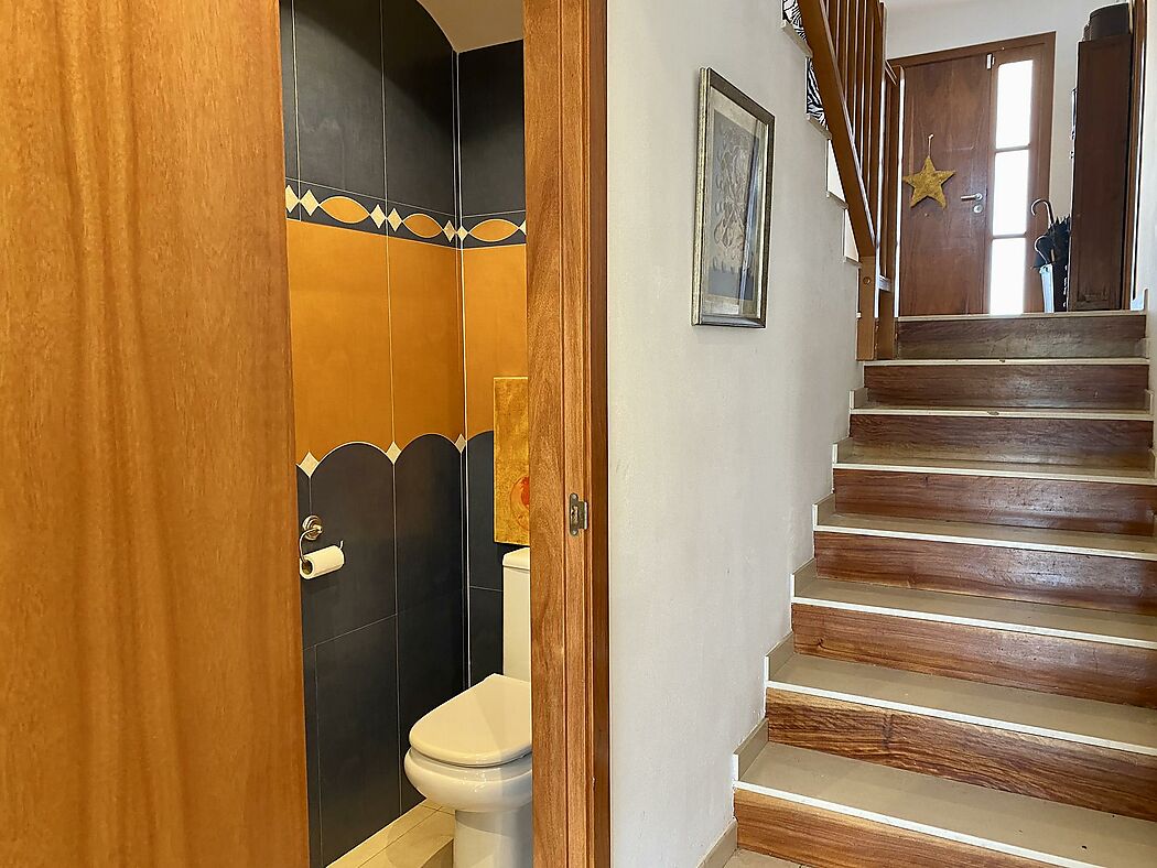 Casa adosada en Palamós, con piscina comunitaria,  zona tranquila y pocos pasos de todos los servicios