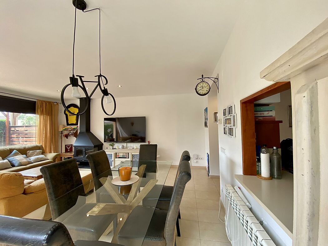 Semi-detached house in Palamós, with communal pool, quiet area and a few steps from all services