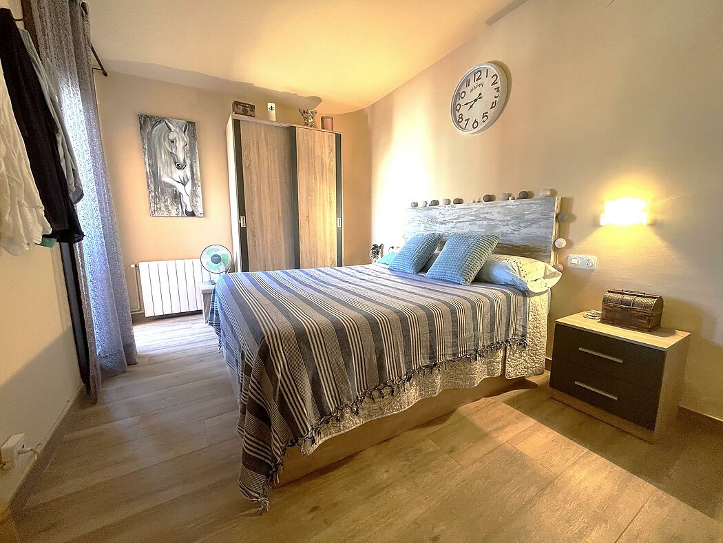 Penthouse in the center of Palamós, located on Josep Casanova street.