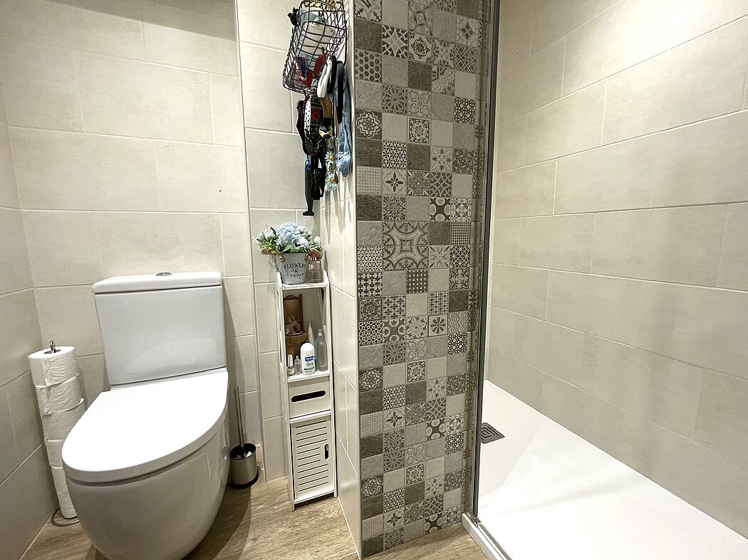 Penthouse in the center of Palamós, located on Josep Casanova street.
