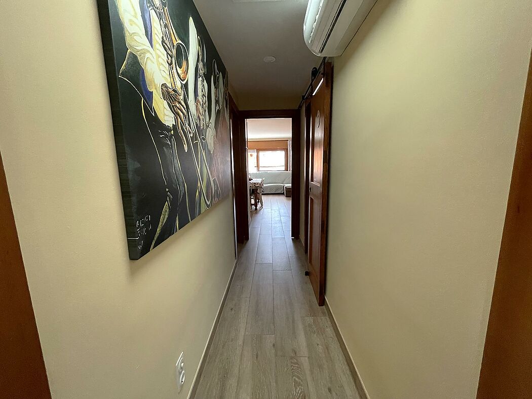 Penthouse in the center of Palamós, located on Josep Casanova street.