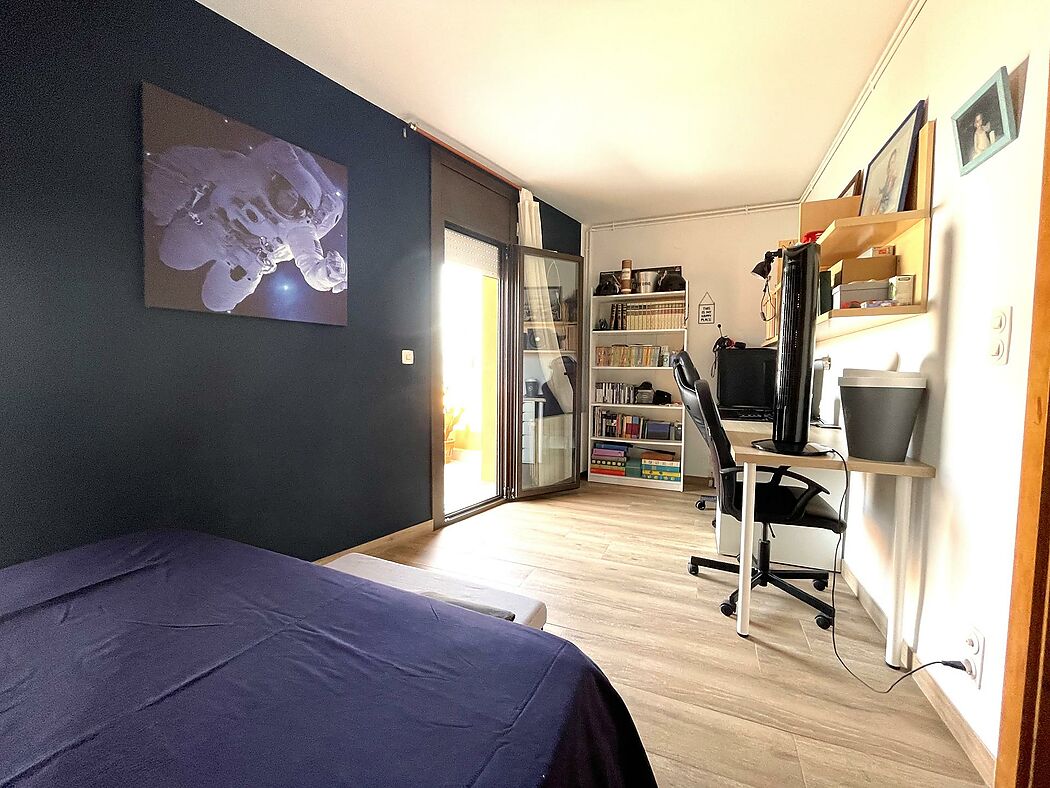 Penthouse in the center of Palamós, located on Josep Casanova street.