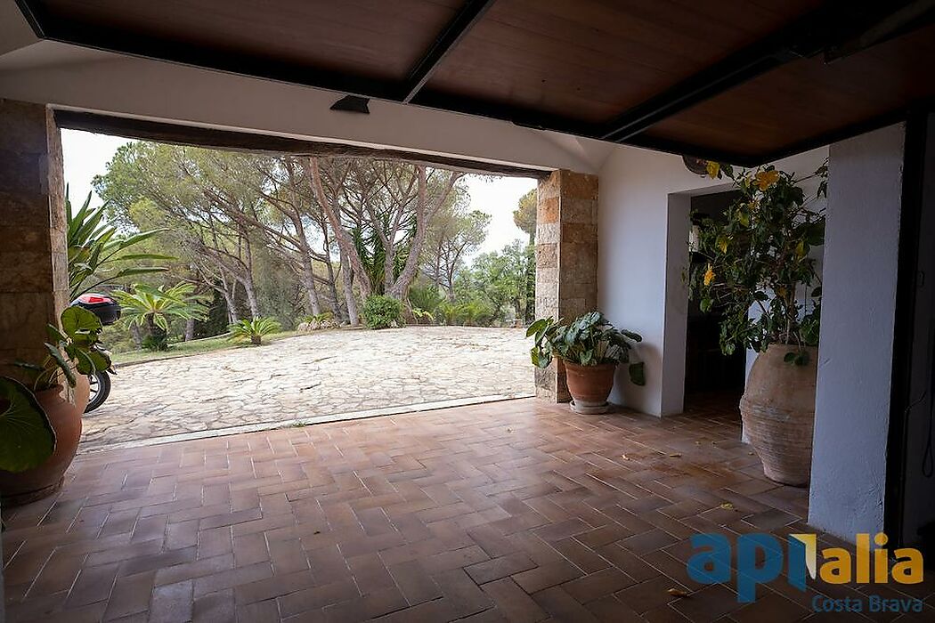 Very spacious house located in the Bell-lloch urbanization, in Santa Cristina d'Aro.