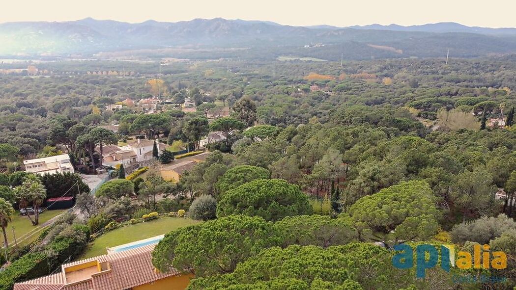 Propriété très spacieuse située dans l'urbanisation Bell-lloch, à Santa Cristina d'Aro.