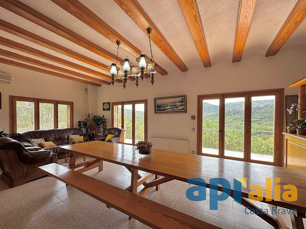 Casa impresionante con gran parcela y vistas espectaculares en ubicación muy tranquila cerca de Calonge