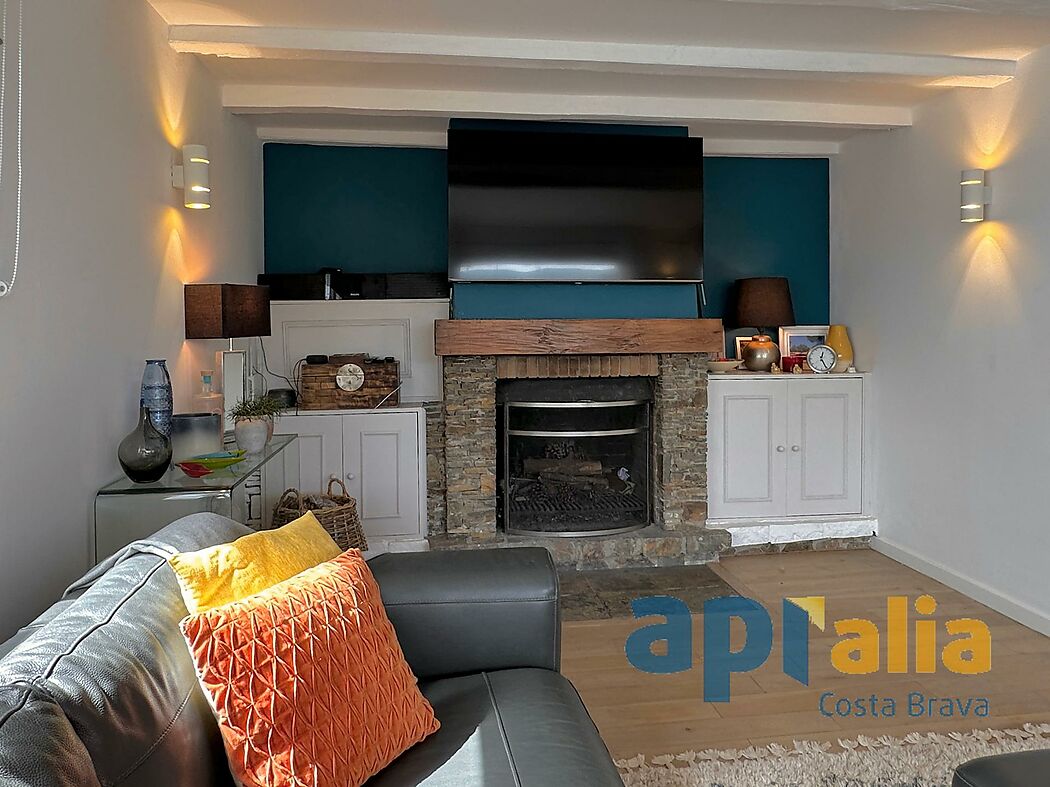5 bedroom house with pool and independent apartment