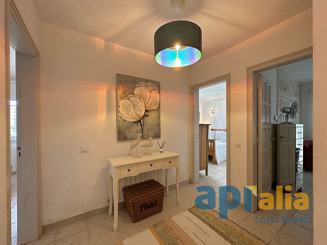 5 bedroom house with pool and independent apartment
