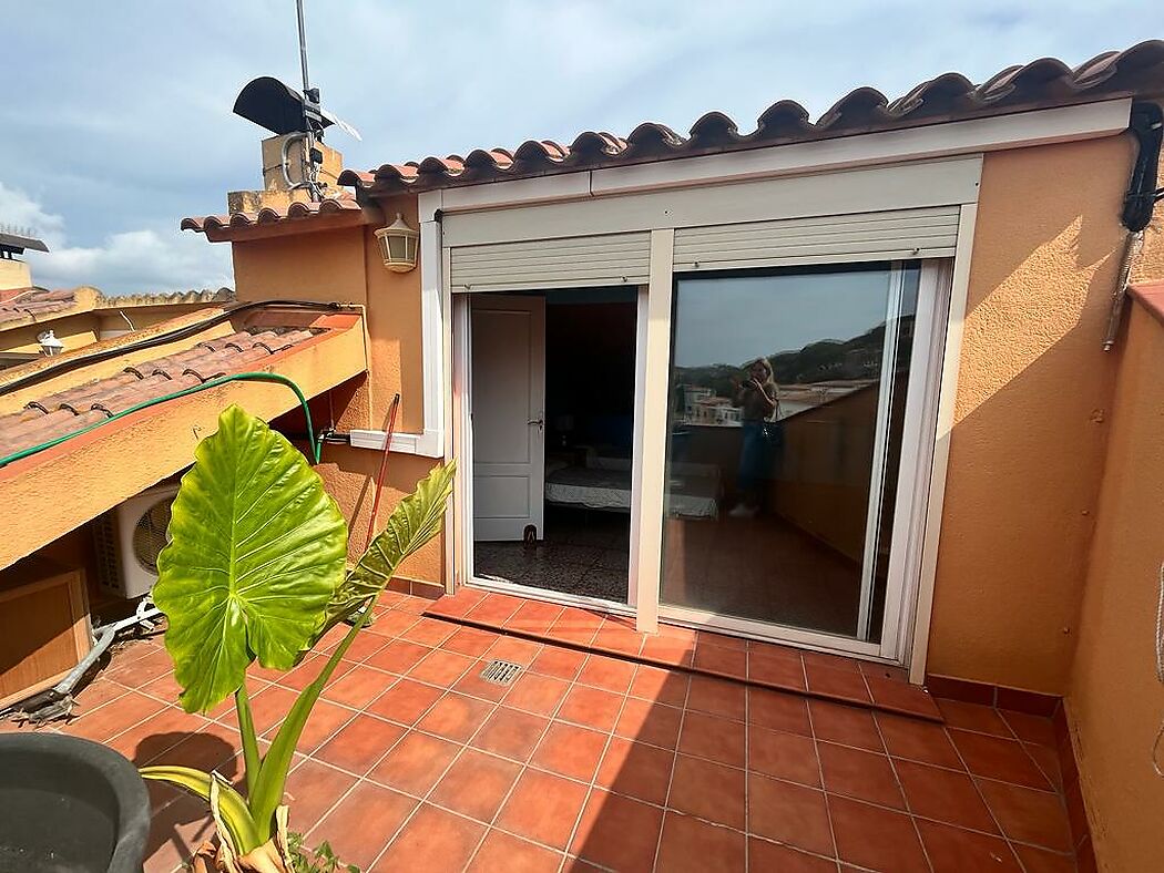 Casa adossada cantonera en venda