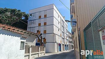 AMPLI APARTAMENT SITUAT A 2a LÍNIA DE MAR