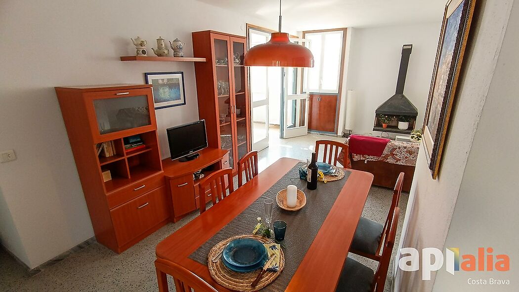 GREAT APARTMENT LOCATED 2 MINUTS FROM THE BEACH