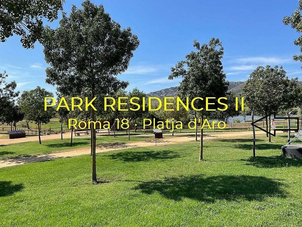 Premier étage de 90m2, 3 chambres (une suite), 2 salles de bains, cuisine, salon, balcon-terrasse de 12m2, place de parking et débarras.