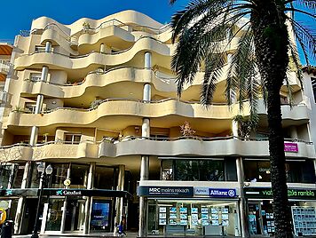 Appartement dans le bâtiment Rambla Vidal, en plein centre et à 2 minutes de la plage ?
