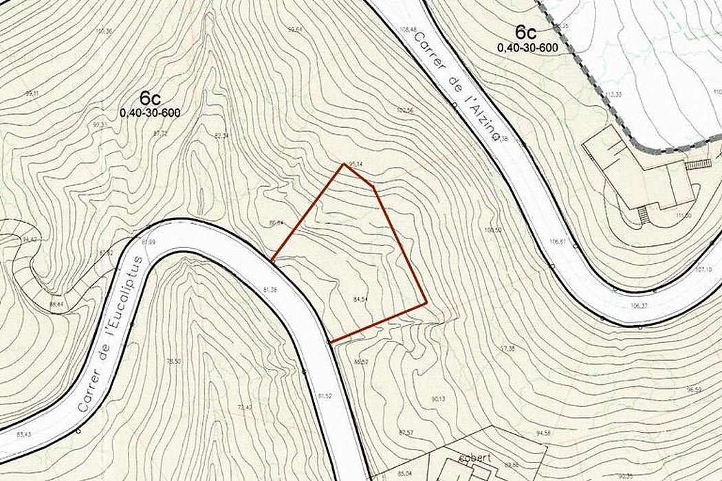 Plot of 780m2 + Topographic and Geotechnical plans