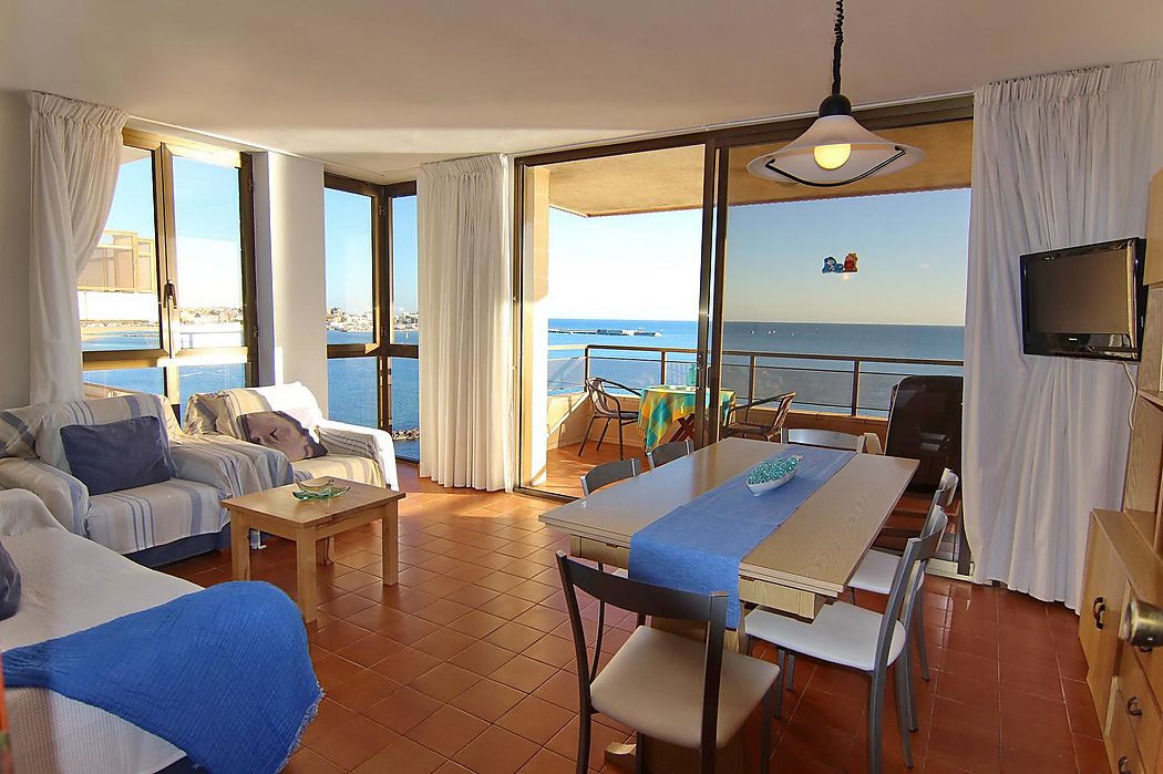 Apartamento de 3 dormitorios con amplia terraza con vista al mar en Sant Antoni de Calonge